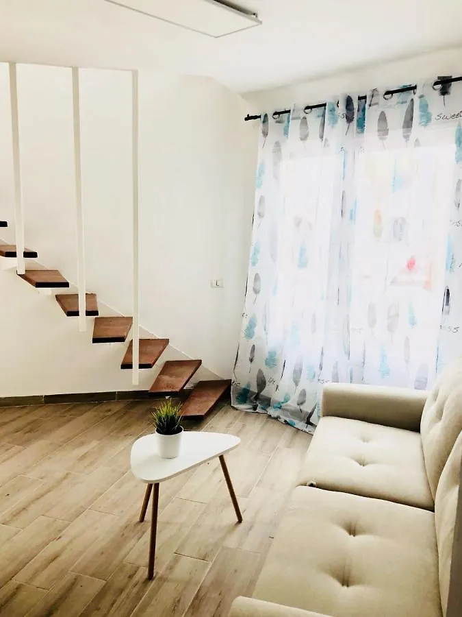 Apartament Triplex Young Fantasy Playa de las Americas  Hiszpania